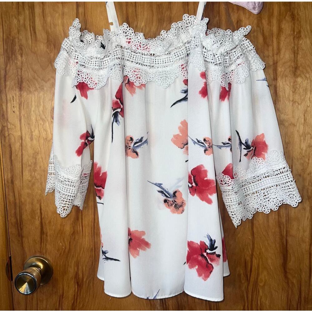 $3/30 NWOT By and By White Floral Print Flowy Off Shoulder Blouse Size Medium